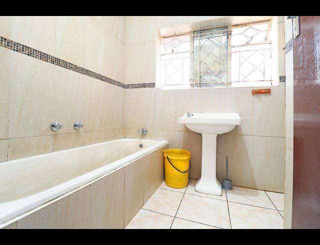 5 BEDROOM HOUSE FOR SALE IN KEW